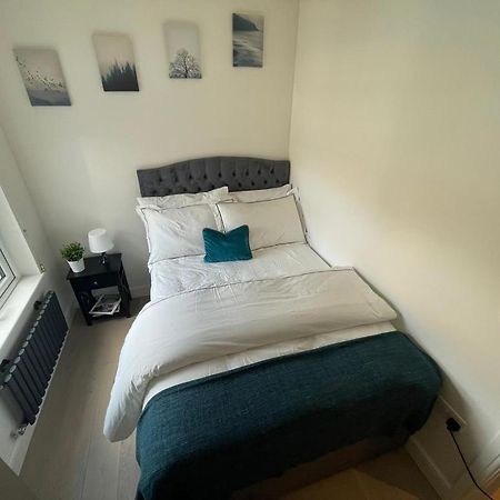 Two Bedroom Apartment - ロンドン エクステリア 写真