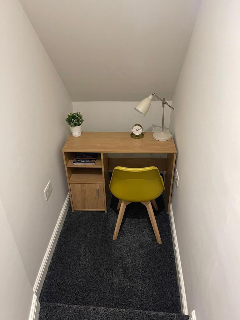 Two Bedroom Apartment - ロンドン エクステリア 写真
