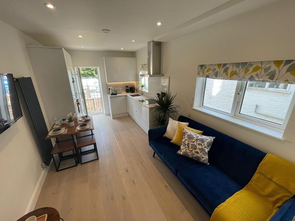 Two Bedroom Apartment - ロンドン エクステリア 写真